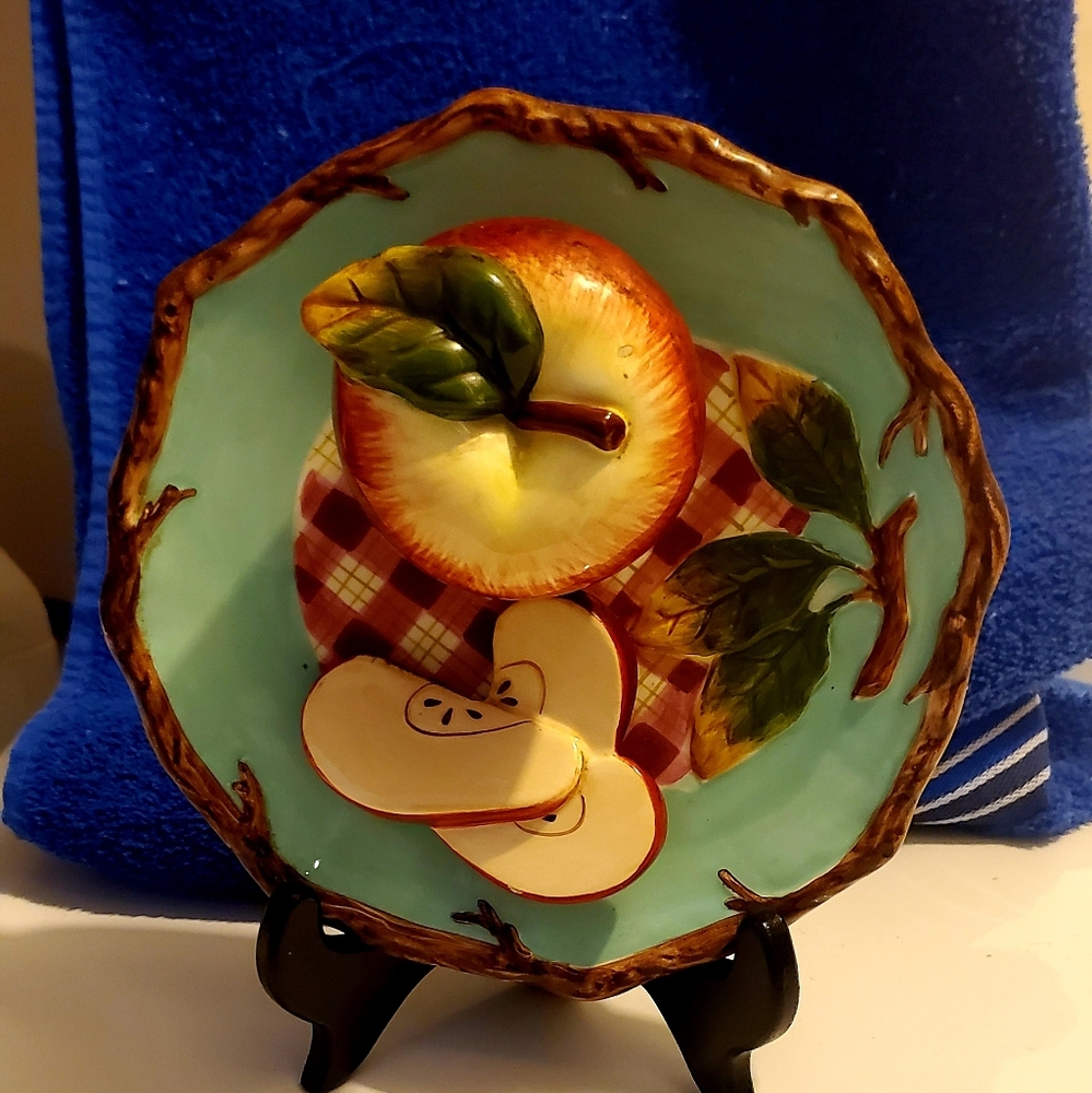 Vintage "Country Apple" decor plate